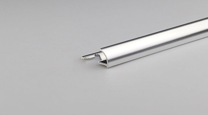 Avslutningsprofil Alu Blank 8 mm x 2,7 m